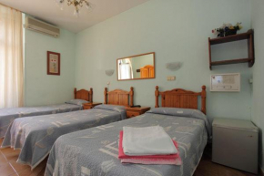 Гостиница Hostal Fuentesol  Мадрид